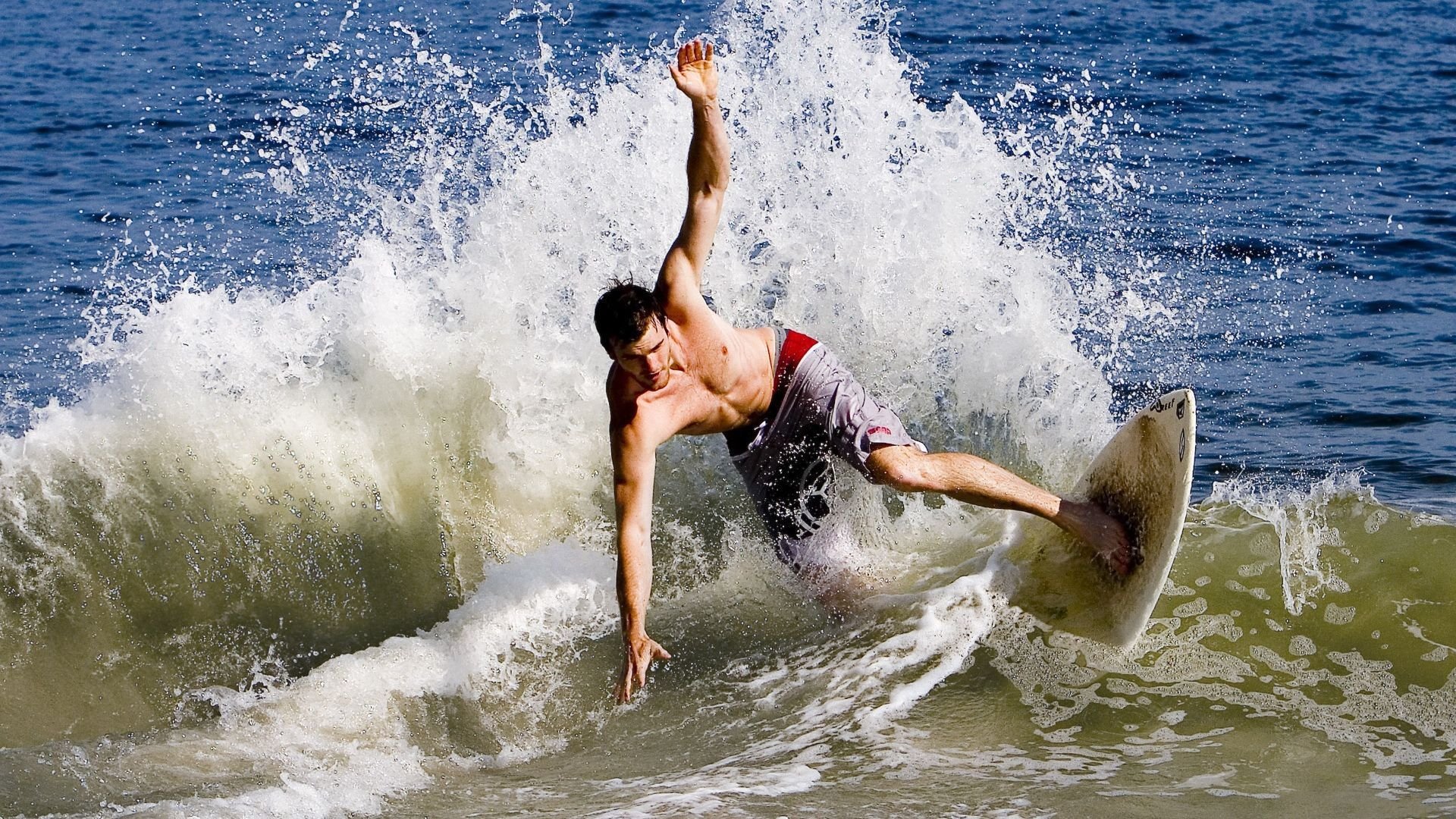 羽毛球赛场焦点！克罗地亚队对阵巴西队，防守反击奏效，球队笑到最后