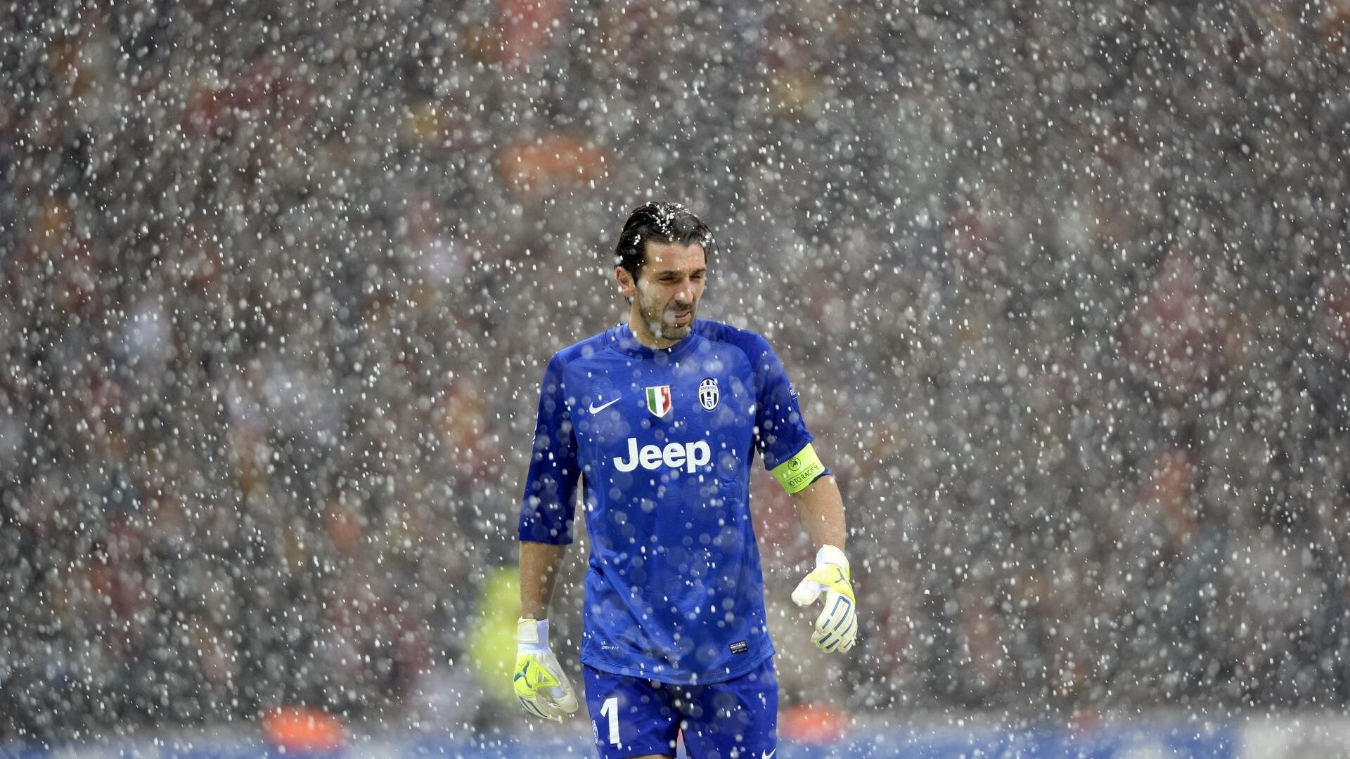 德甲八强战激情夜！马龙里突外投，利物浦小胜拜仁慕尼黑